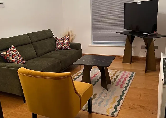 Luxurious 2 Bedroom Flat Britannia Village London