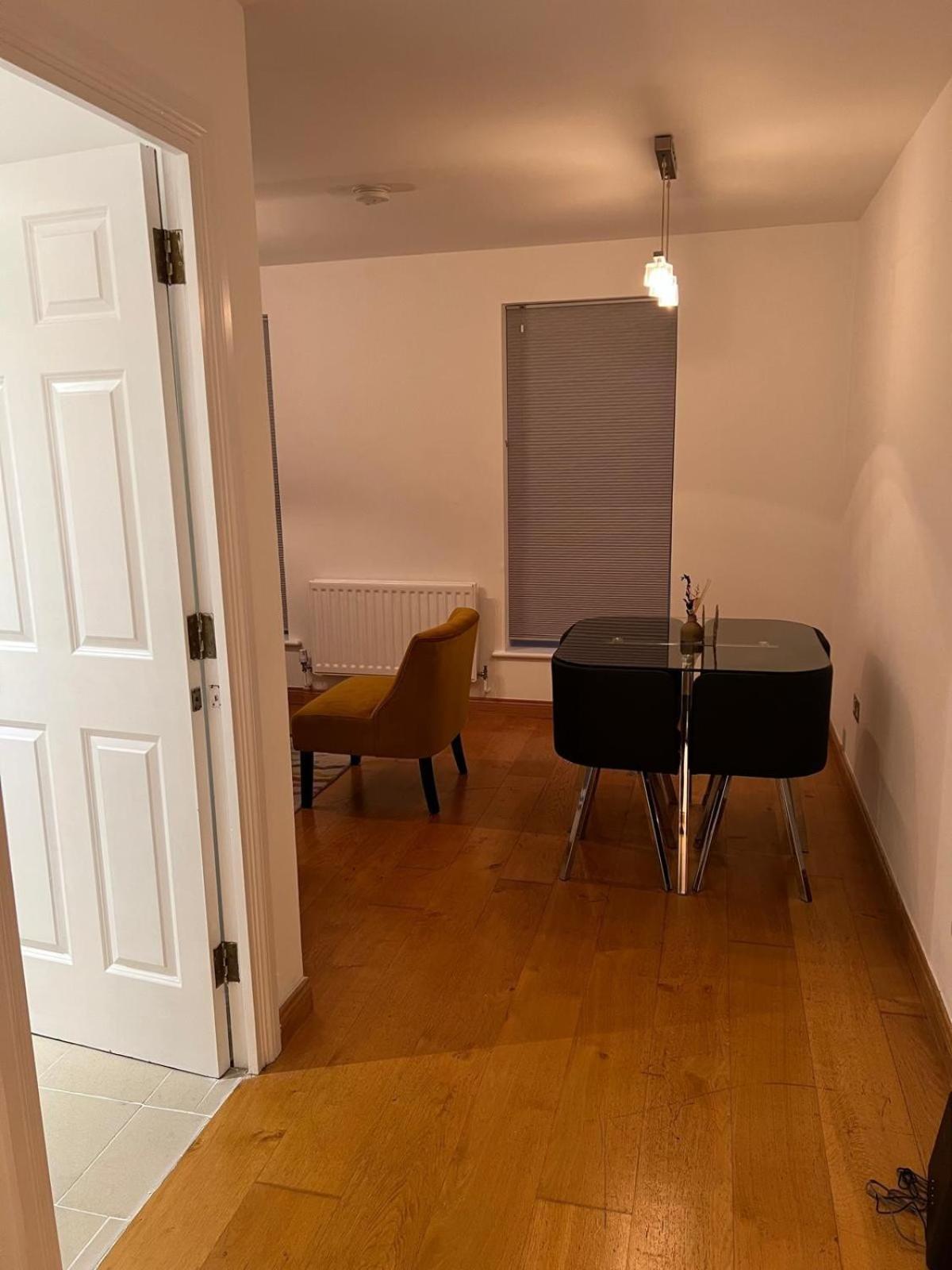 Appartamento Luxurious 2 Bedroom Flat Britannia Village Londra