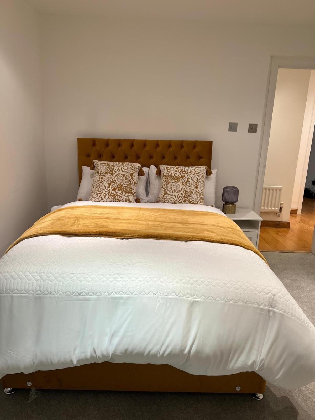 Luxurious 2 Bedroom Flat Britannia Village Appartamento