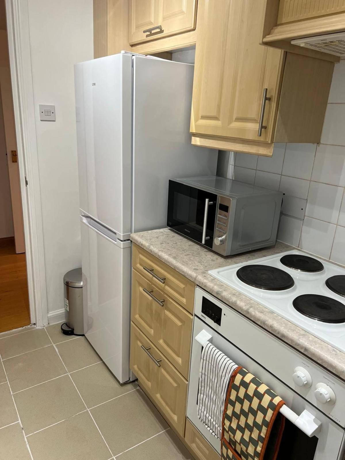 Luxurious 2 Bedroom Flat Britannia Village *