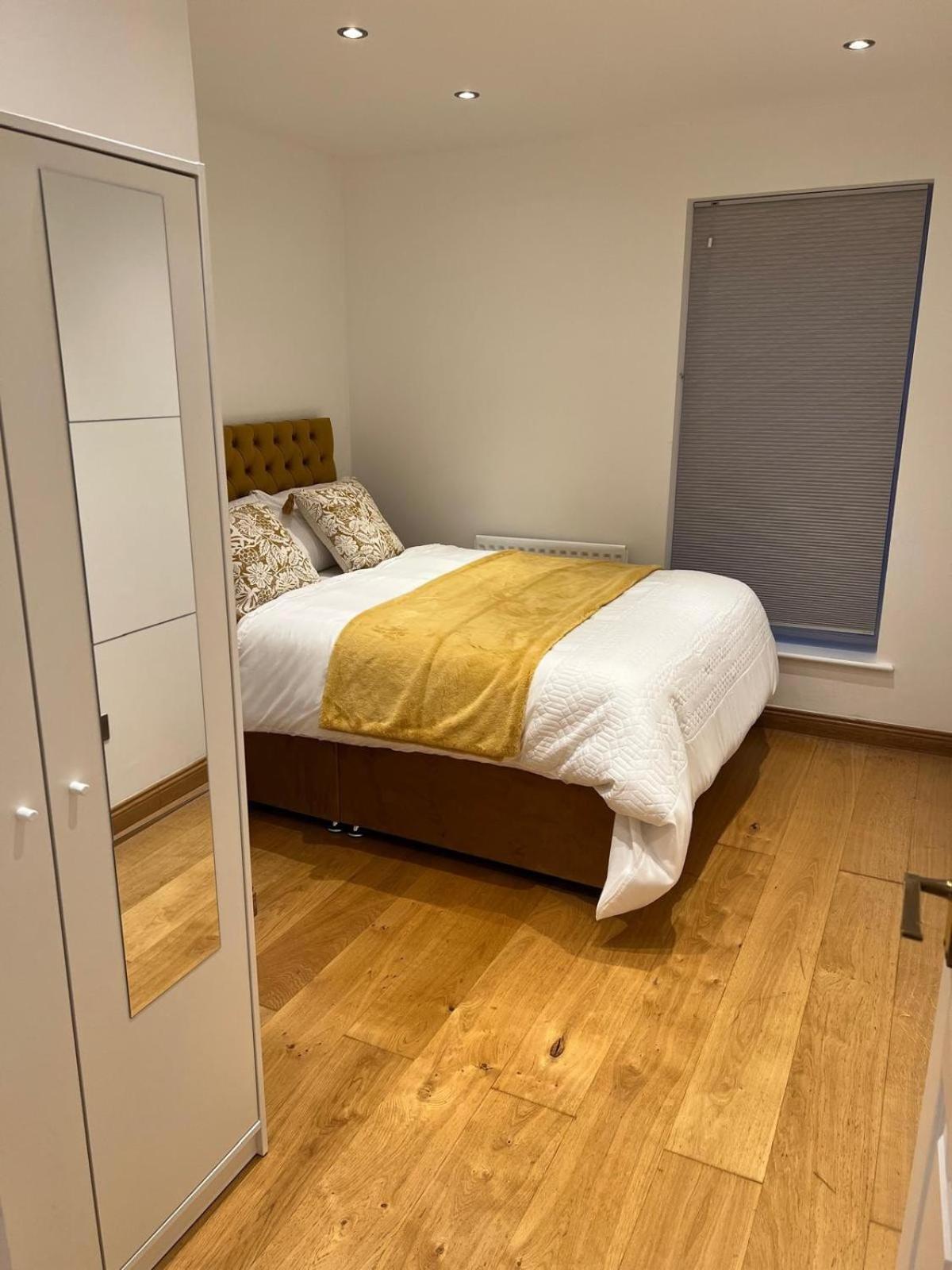 Luxurious 2 Bedroom Flat Britannia Village Appartamento